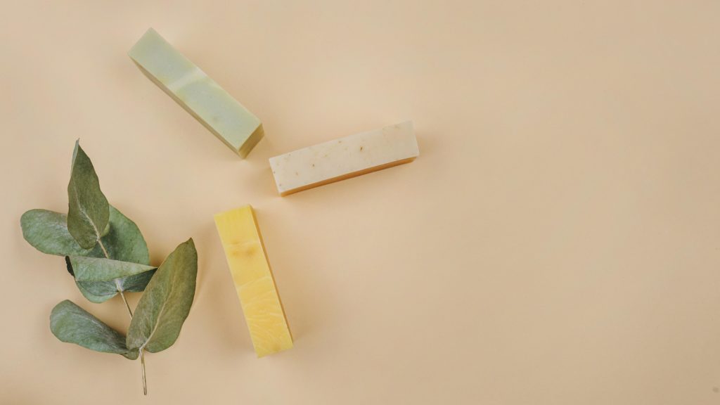 Ideias práticas em cosmetologia: aprenda a fazer produtos de higiene e beleza